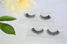 Load image into Gallery viewer, Lash Comparison: LUSH (top) LILY (bottom)